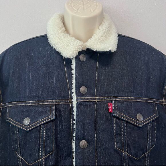 Levi's Dark Denim Sherpa Lined Trucker Jacket Size M - Picture 2 of 9